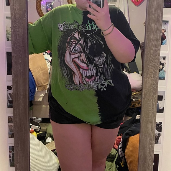 Motley Crue Other - Motley Crue split dye graphic shirt